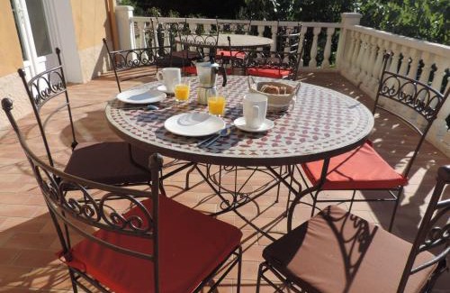 Apt Cama Y Desayuno | 1001 Ocres