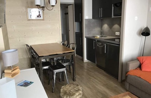 Saint-Julien-Mont-Denis Apartamento | 100m del centro estación, 4.o piso, vista montaña, balcón, tv, local para esquís, 23m², La Plagne