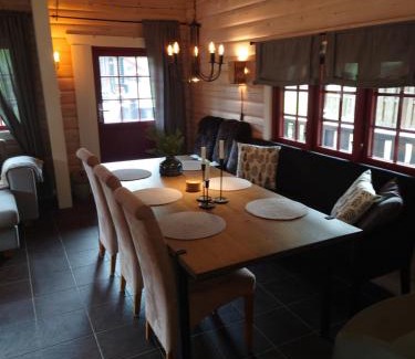 Kviteseid Casa | 100m lift, 2 min swim - Large family cabin