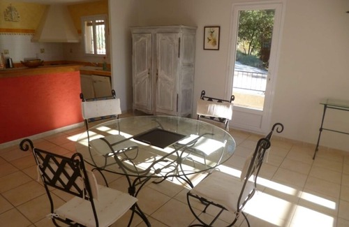 Gareoult Villa | chalet de 100m2 con 8m piscina asegurada. 30x4m30 en una parcela de 2000m2.