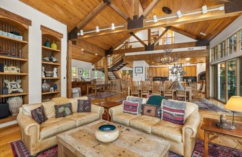 Aspen Casa | 101 Park Avenue, Expansive Private Home in East Aspen, Walking Distance to Town