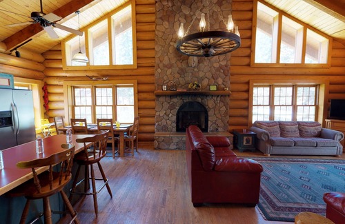 Red River Cabina | 101 River - Full Property