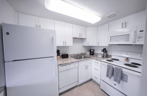 New Papago Parkway Apartamento | Casa 102 - ¡Casa privada completamente amueblada de 1 dormitorio con GOLF GRATIS!