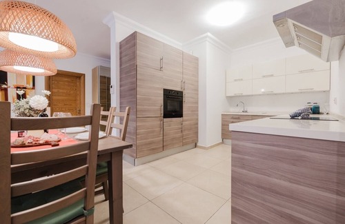 Sliema Apartamento | 102 Seafront 3Bed Sliema with pool by Homely