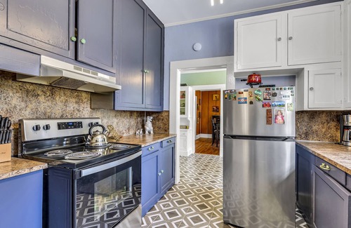 Columbus Casa | 102 year old historic home in quiet park district comfy and quiet