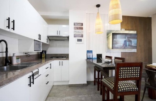 Barrio Urdesa Condominio | 103 1BR/1BA PragaApts Parking US Consulate