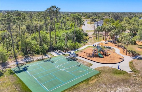 South Gulf Cove Casa | 10333 Monticello Drive