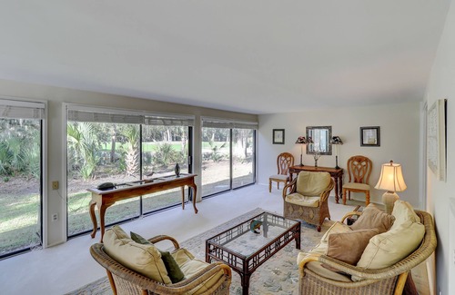 Sea Pines Villa | Villa de 2 dormitorios en planta baja con vistas al golf. Mascota amigable