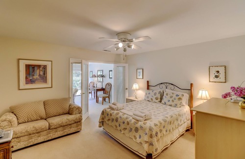 Sea Pines Villa | Villa de 2 dormitorios en planta baja con vistas al golf. Mascota amigable
