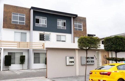 Barrio Urdesa Apartamento | 104 - Prague Apts 5 pax Consulate USA *Parking*