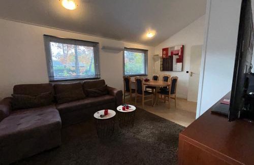 Getelo Casa | 104 smarttv xbox restaurant playyard P keybox airco starlink forest pets pittoresque