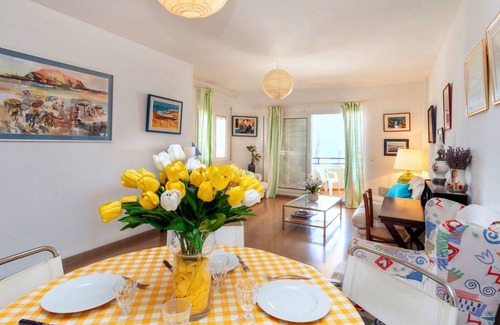 Llanca Apartamento | 105 m² Apartamento ∙ 3 habitaciones ∙ 5 huéspedes