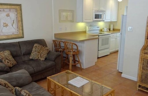 Bradenton Beach Cabaña | 105b 12th Street South Front 2 Bedroom Apts by Redawning