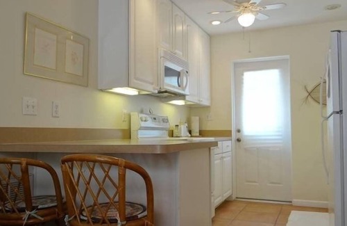 Bradenton Beach Cabaña | 105b 12th Street South Front 2 Bedroom Apts by Redawning