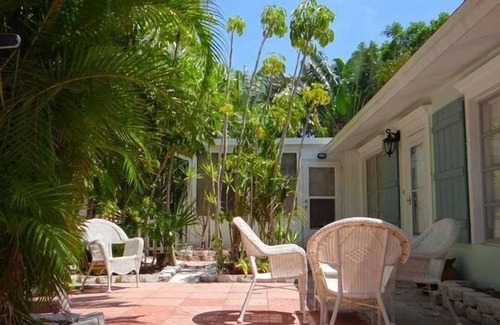Bradenton Beach Cabaña | 105b 12th Street South Front 2 Bedroom Apts by Redawning