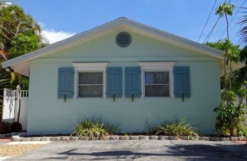 Bradenton Beach Cabaña | 105b 12th Street South Front 2 Bedroom Apts by Redawning