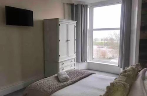Sketty Casa | 106 Brynmill - Room 9 - Sea Views
