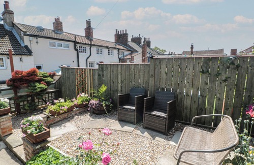 Guisborough Cabaña | 106 WESTGATE, pet friendly, with open fire in Guisborough