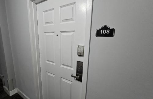 Arcadian Shores Apartamento | 108 Brighton condo
