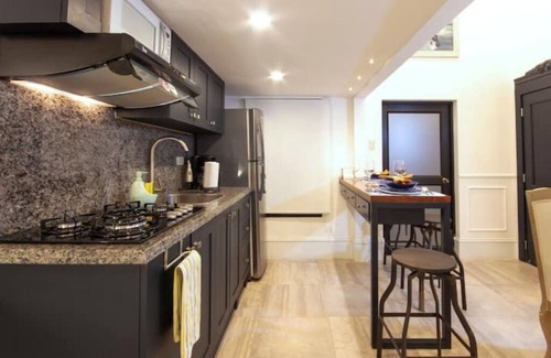 Barrio Urdesa Apartamento | 108 Consulado USA *Parking* Loft Praga Apts 3 pax