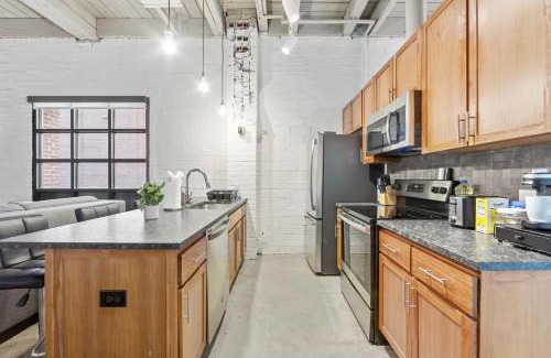 Downtown Cleveland Apartamento | 108- The Cozy Comfy Spacious Loft Wi-Fi Parking Cafe