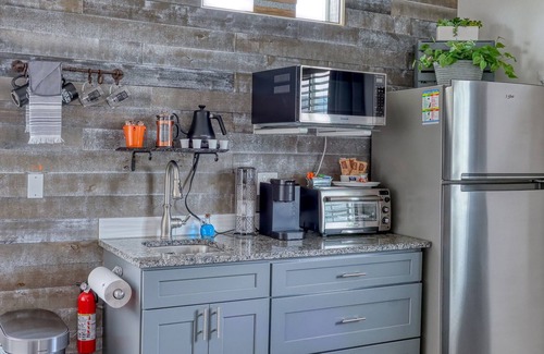 Twin Falls Apartamento | 1087C - TJ Rancher Corp & Vacn Rental -Kitchenette