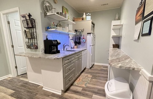 Isle of Palms Condominio | # 109 Heart of IOP Condominio de estudio de 1st Fl @ Ocean Inn, 1 bloque de playa