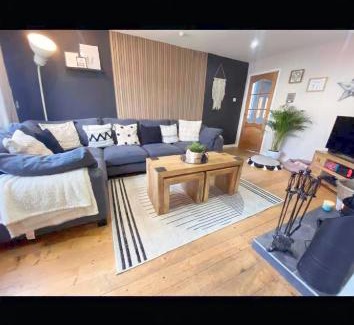 Pentraeth Casa | 109 NYF, Cosy 3 Bed near Red Wharf Bay