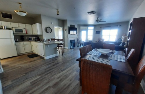 Delavan Lake Condominio | 109- Premium Lakefront