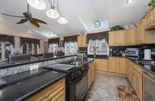 Croatan Beach Casa | 10Bd / 10Ba casa de playa grande con vista al mar, piscina cubierta en Virginia Beach