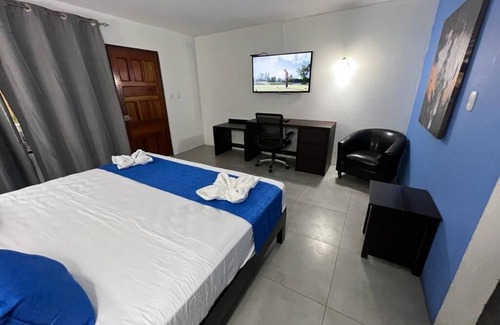 Jacó Complejo | 10BR Private Party Complex ★ PRIME Location!⬅ NIGHTCLUB and BISTRO on Site!