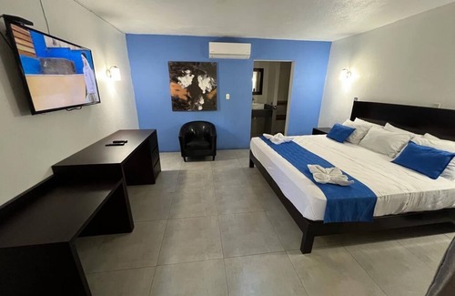 Jacó Complejo | 10BR Private Party Complex ★ PRIME Location!⬅ NIGHTCLUB and BISTRO on Site!