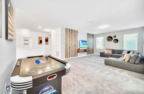 Kissimmee Casa | 10BR Resort Home - Pool Hot tub Games - Near Disney