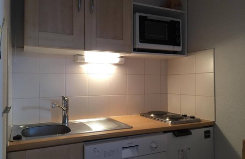 Vallandry Apartamento | 180m del centro estación, 1.o piso, vista valle, balcón, tv, local para esquís, 24m²