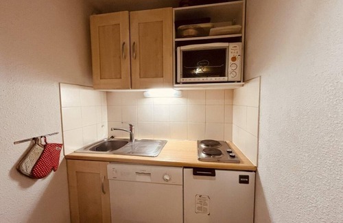 Vallandry Apartamento | 180m del centro estación, 1.o piso, vista valle, balcón, tv, local para esquís, 24m²