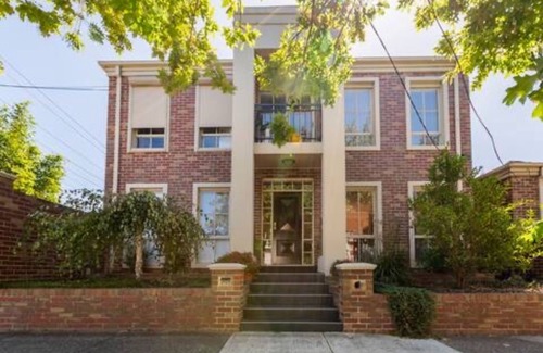 Brighton East Casa | 10min drive to the beach, superb private self contained bedroom, bathroom & WIR
