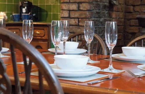 Manchester Villa | 10min to City Centre | 6BR + Free Parking + Garden