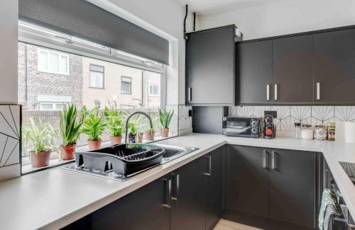 Everton Casa | 10min Walk To Stadium Sofabed Wm & Dishwasher