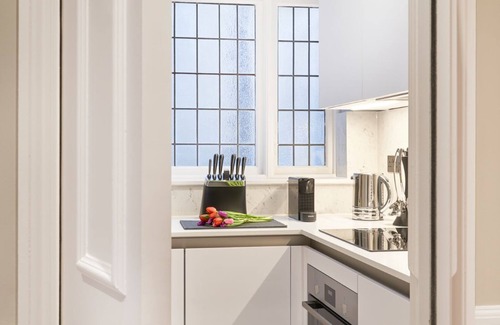 Chelsea Hotel | 11 Cadogan Gardens and The Apartments by Iconic Luxury Hotels