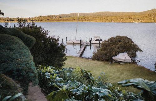 East Gosford Casa | 11 East Gosford Luxury Waterfront House with Private Wharf