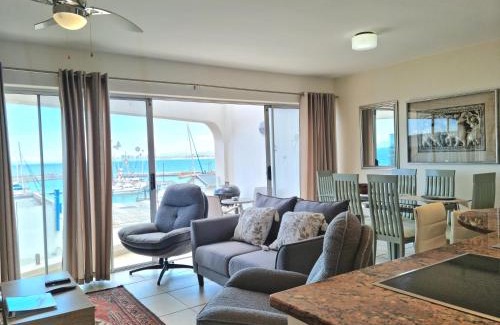 Gordons Bay Central Apartamento | '11 Gordonia'- 2 En-suite Bedrooms, Beach access & Great location