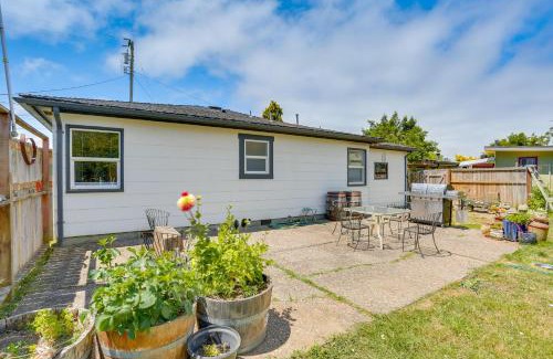 Blue Lake Casa | 11 Mi to Arcata Bay Home with Garden in Blue Lake!