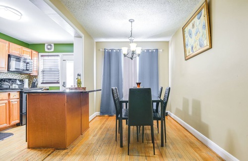 Middle River Casa | 11 Mi to Downtown Baltimore: Middle River Townhome