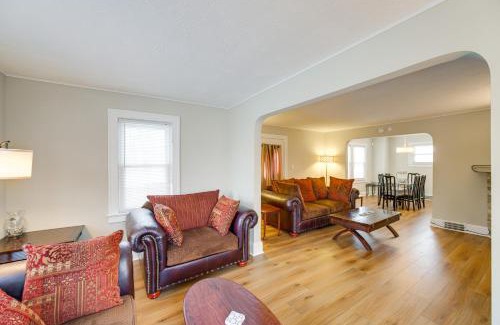 Garfield Heights Casa | 11 Mi to Dtwn Cleveland Family Home with Yard