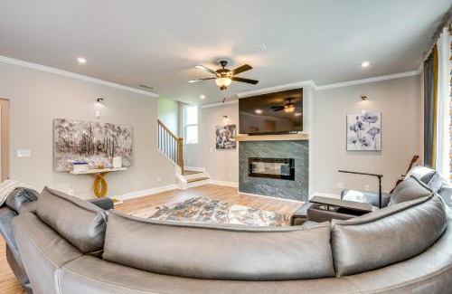 Ben Hill Casa | 11 Mi to Dtwn Luxe Atlanta Retreat with Deck and Yard