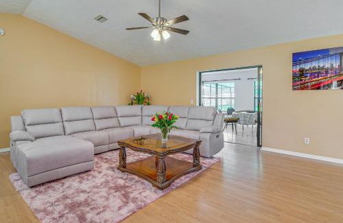 Ocala Casa | 11 Mi to Dtwn Ocala Home with Screened-In Lanai!