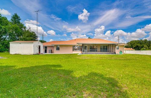 Ocala Casa | 11 Mi to Dtwn Ocala Home with Screened-In Lanai!