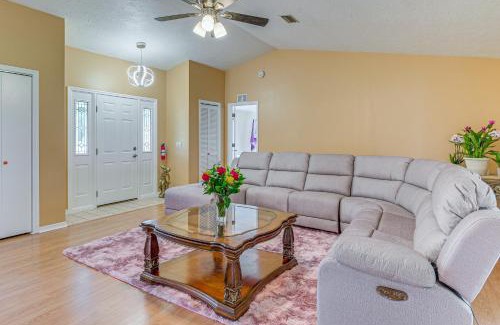 Ocala Casa | 11 Mi to Dtwn Ocala Home with Screened-In Lanai!