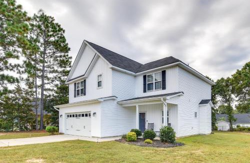 Spring Lake Casa | 11 Mi to Fort Bragg Family Home with Patio!