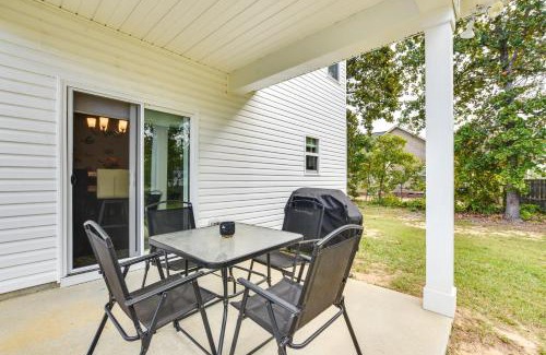 Spring Lake Casa | 11 Mi to Fort Bragg Family Home with Patio!